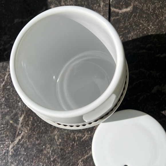 🐝 Pampered Chef
Ceramic Microwave Egg Cooker - Picture 3 of 5